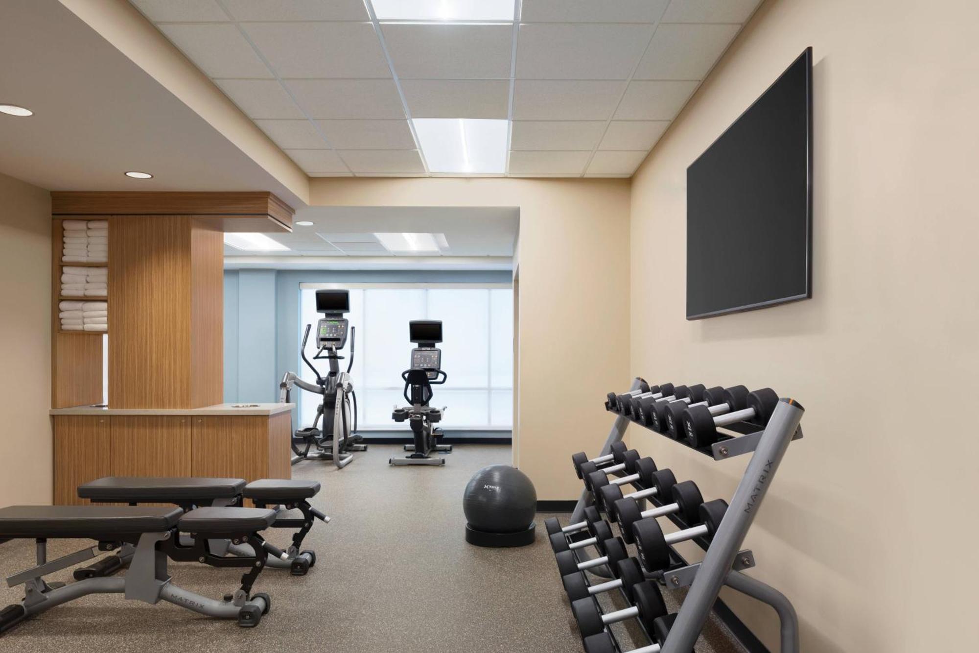 Towneplace Suites By Marriott Dubuque Downtown Екстериор снимка