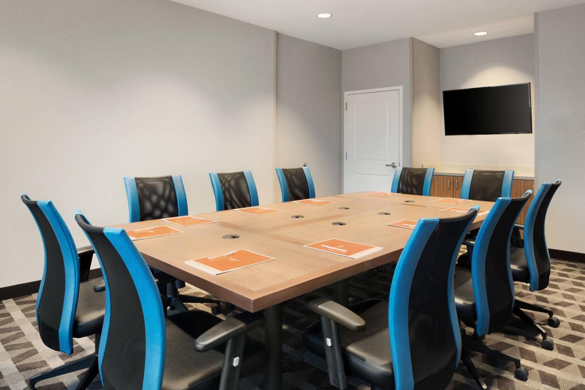 Towneplace Suites By Marriott Dubuque Downtown Екстериор снимка
