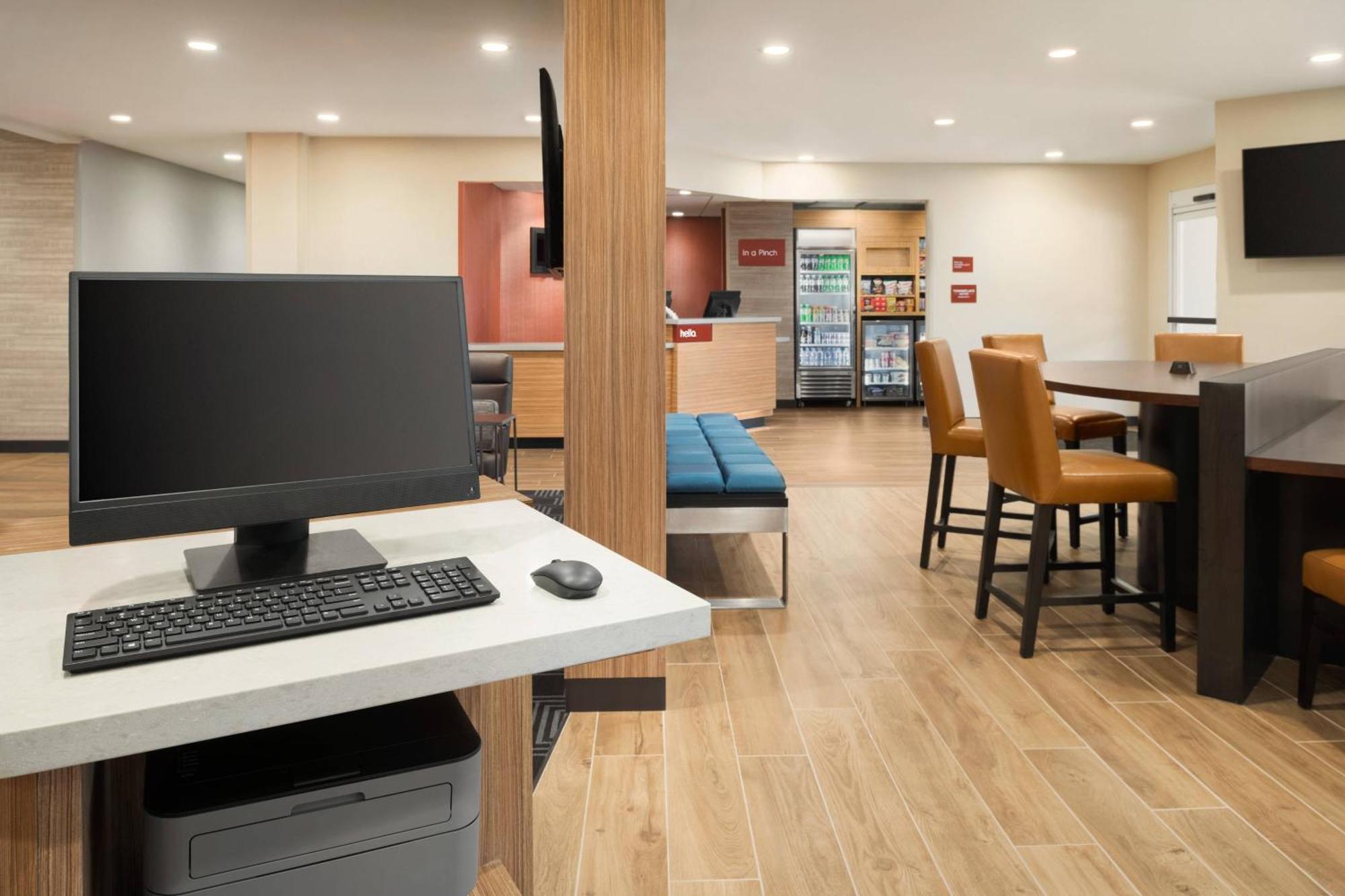 Towneplace Suites By Marriott Dubuque Downtown Екстериор снимка