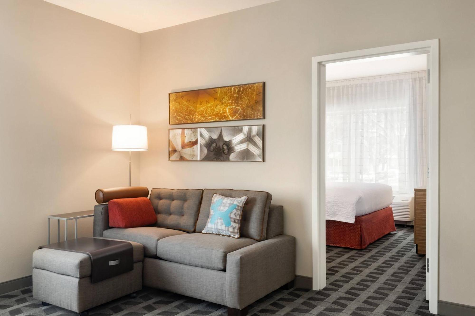 Towneplace Suites By Marriott Dubuque Downtown Екстериор снимка