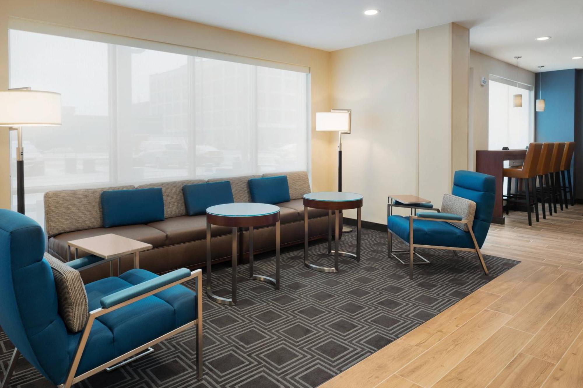Towneplace Suites By Marriott Dubuque Downtown Екстериор снимка