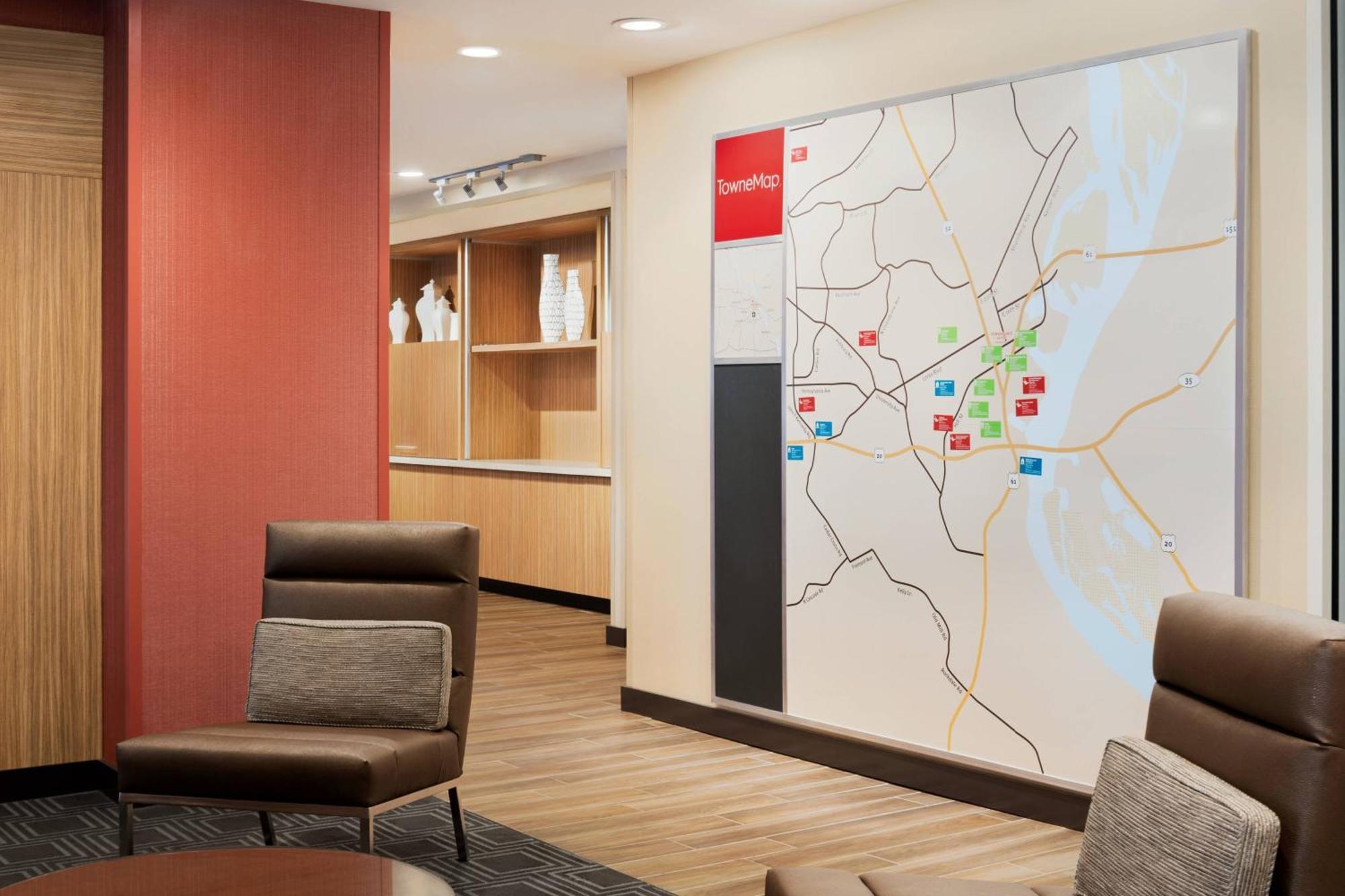 Towneplace Suites By Marriott Dubuque Downtown Екстериор снимка