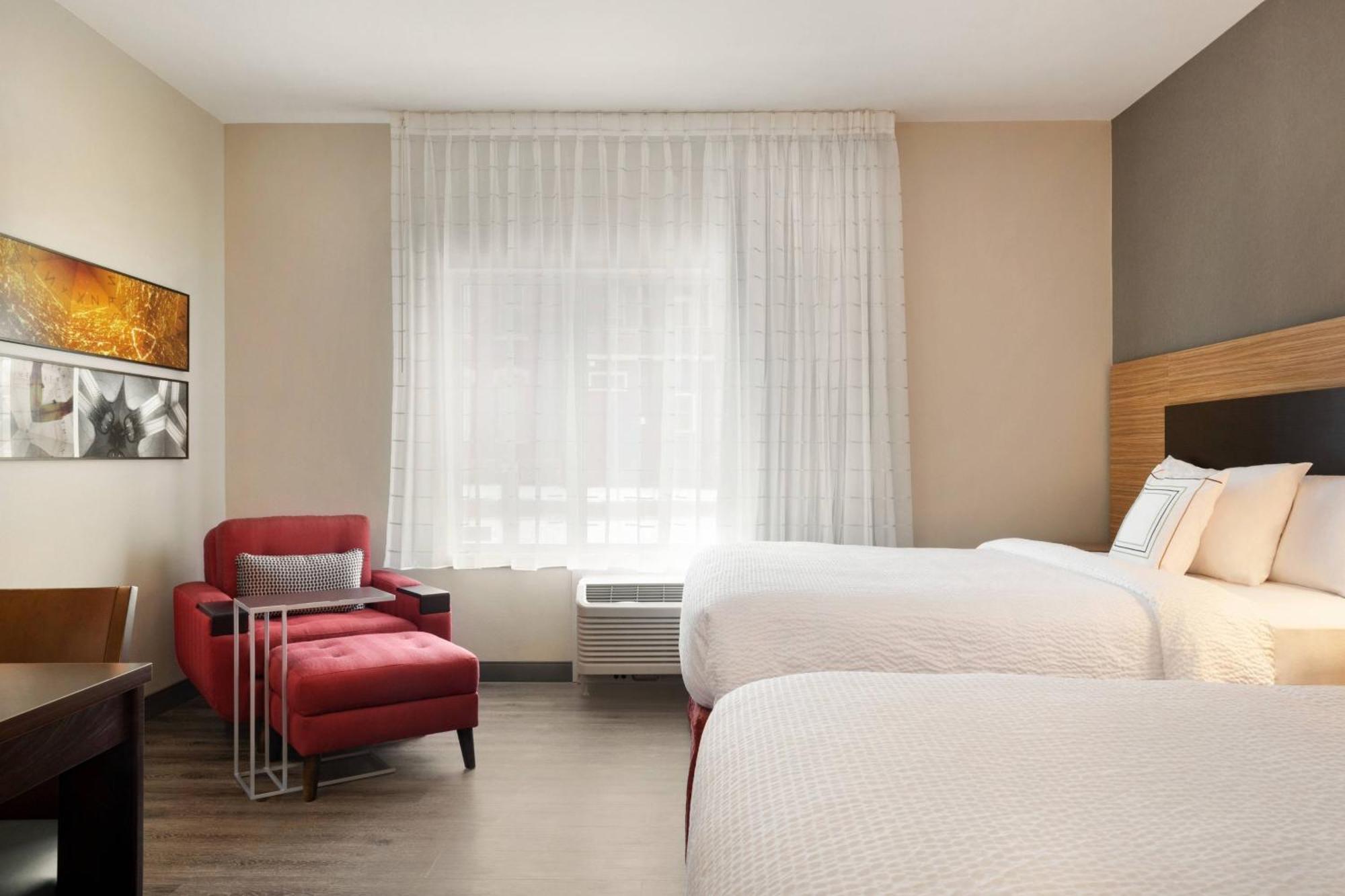 Towneplace Suites By Marriott Dubuque Downtown Екстериор снимка