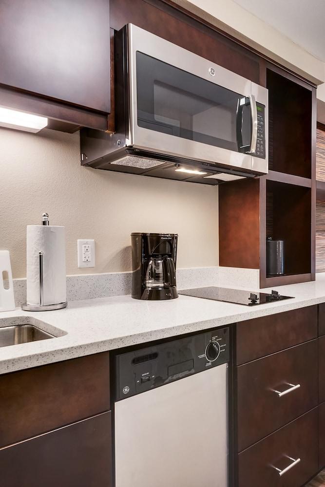 Towneplace Suites By Marriott Dubuque Downtown Екстериор снимка